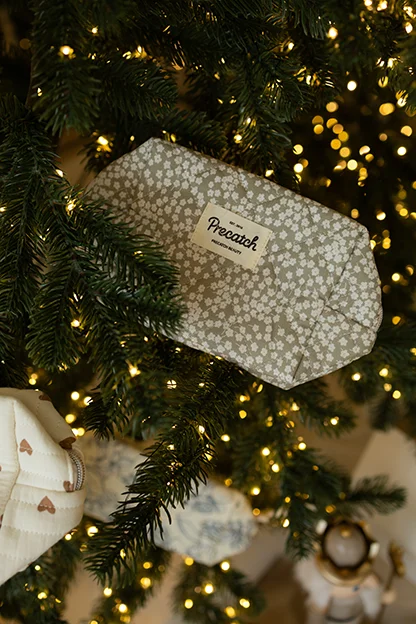 Косметичка «Precatch», білі квіти | PeachBlossom