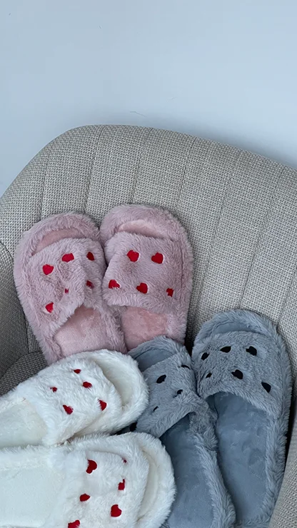 Домашні капці «Відкриті серця»