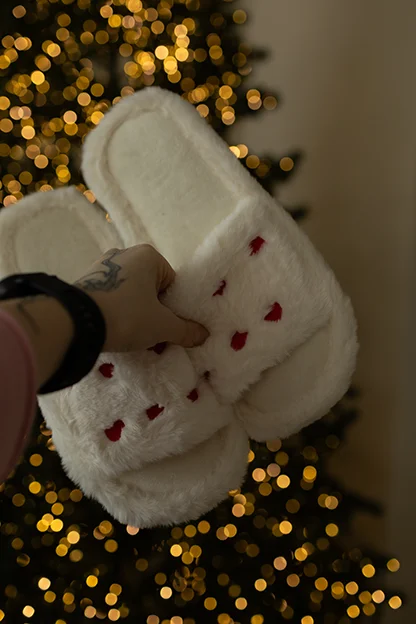 Домашні капці «Відкриті серця»